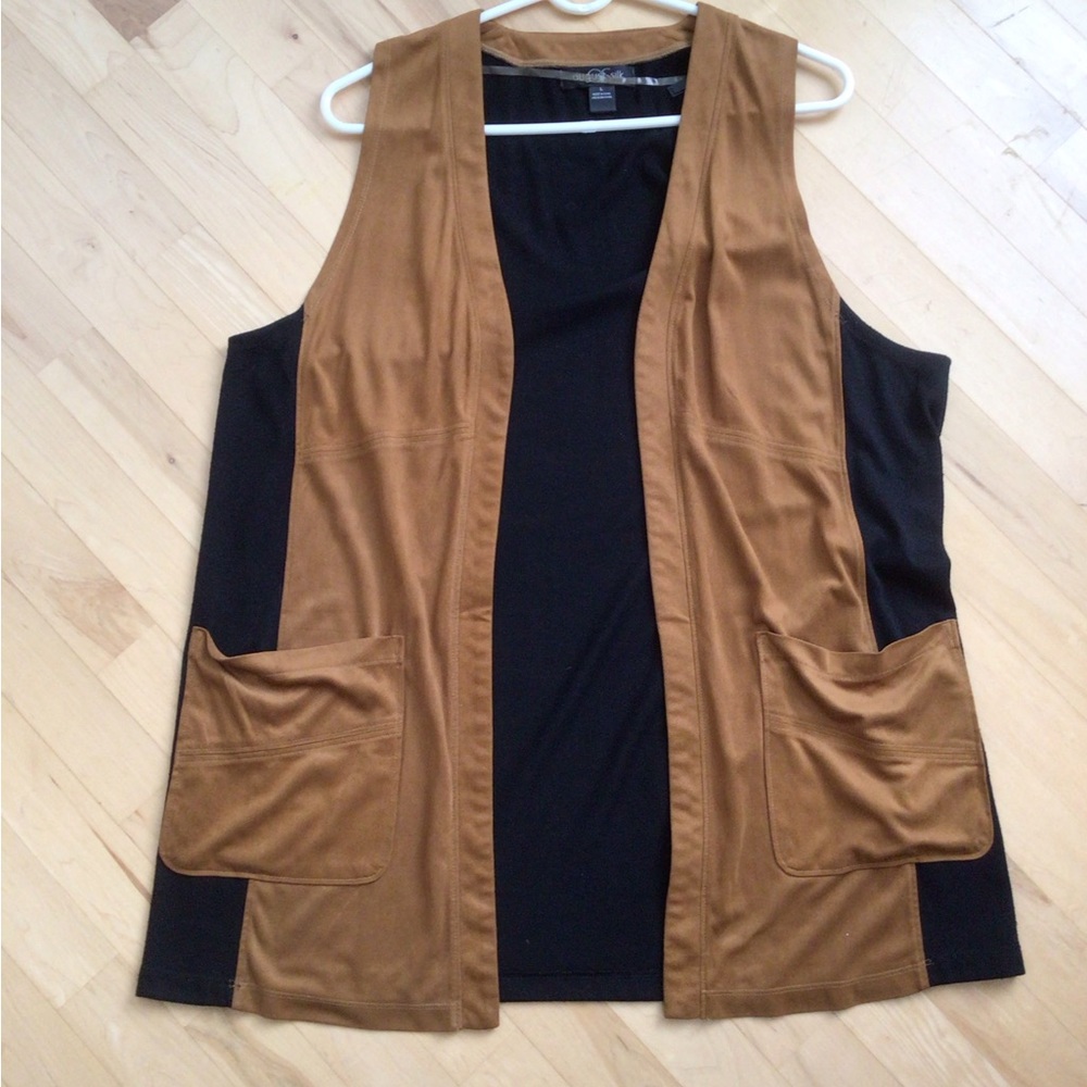August Silk Tan and Black Open Front Vest